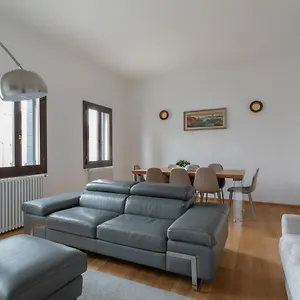 https://residenza-pomponi-deluxe.hotelslidodijesolo.com